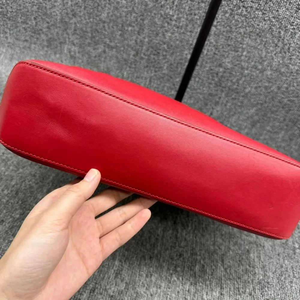 Authentic Gucci Embossed GG Leather Red Shoulder Designer Bag - Picture 8 of 14